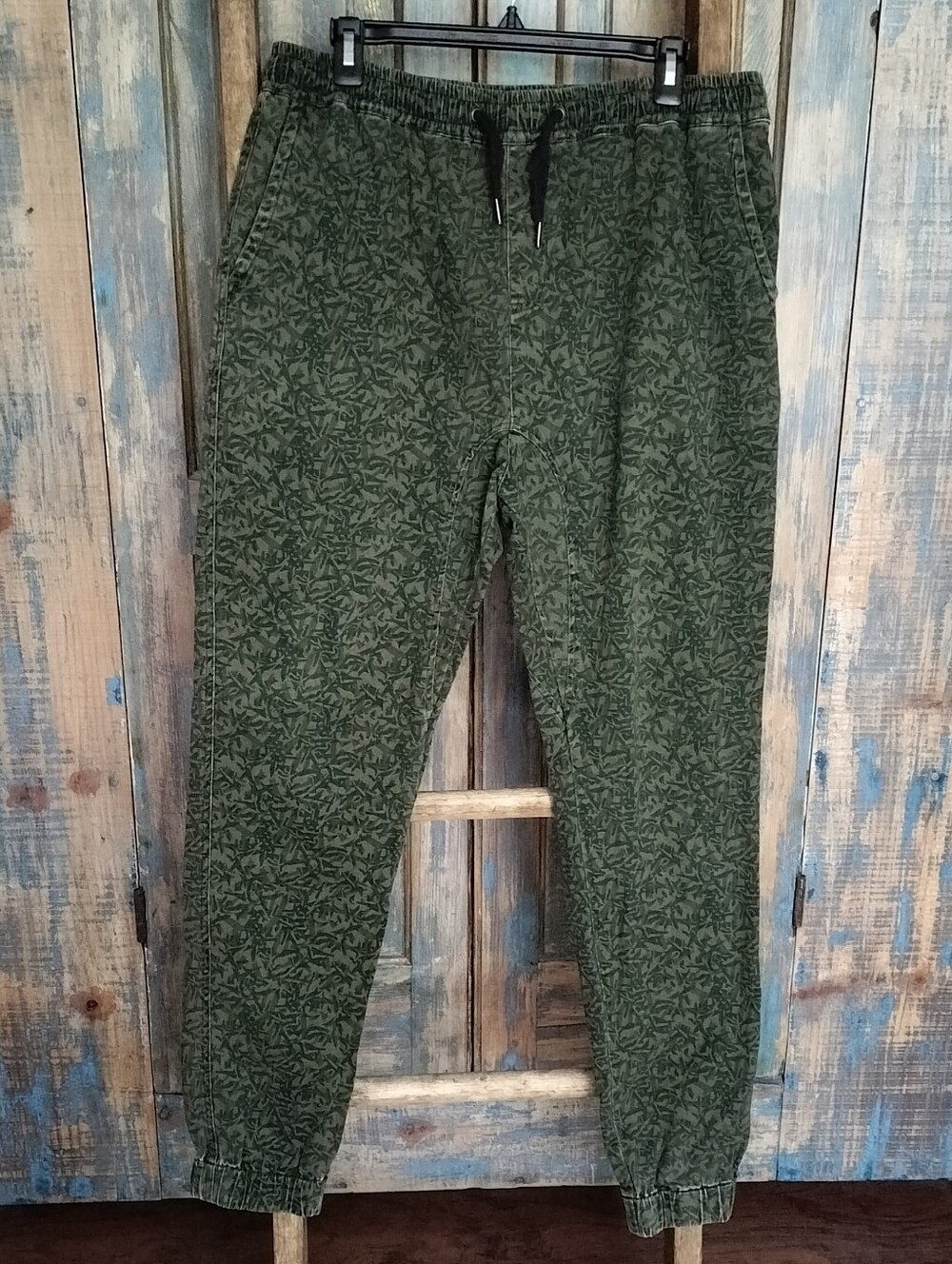 Black Hearts Brigade Men's Camo Slim Fit Joggers Elastic & Drawstring Waist 36